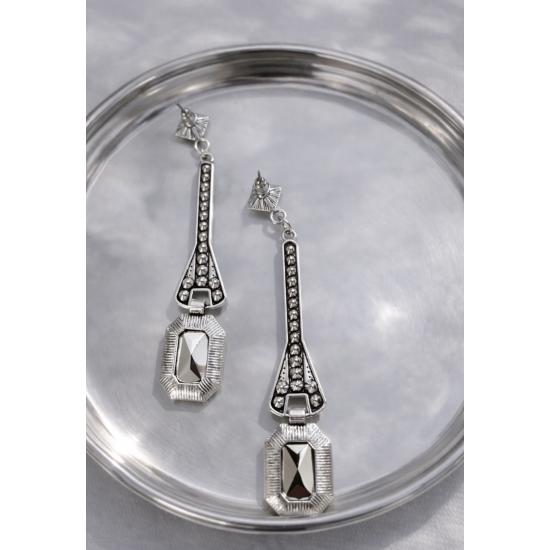 Kolczyki wieczorowe z zielonymi kryształami – styl art déco.